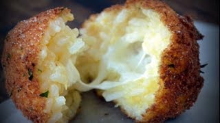 Cheesy Arancini (Fried Rice Balls)